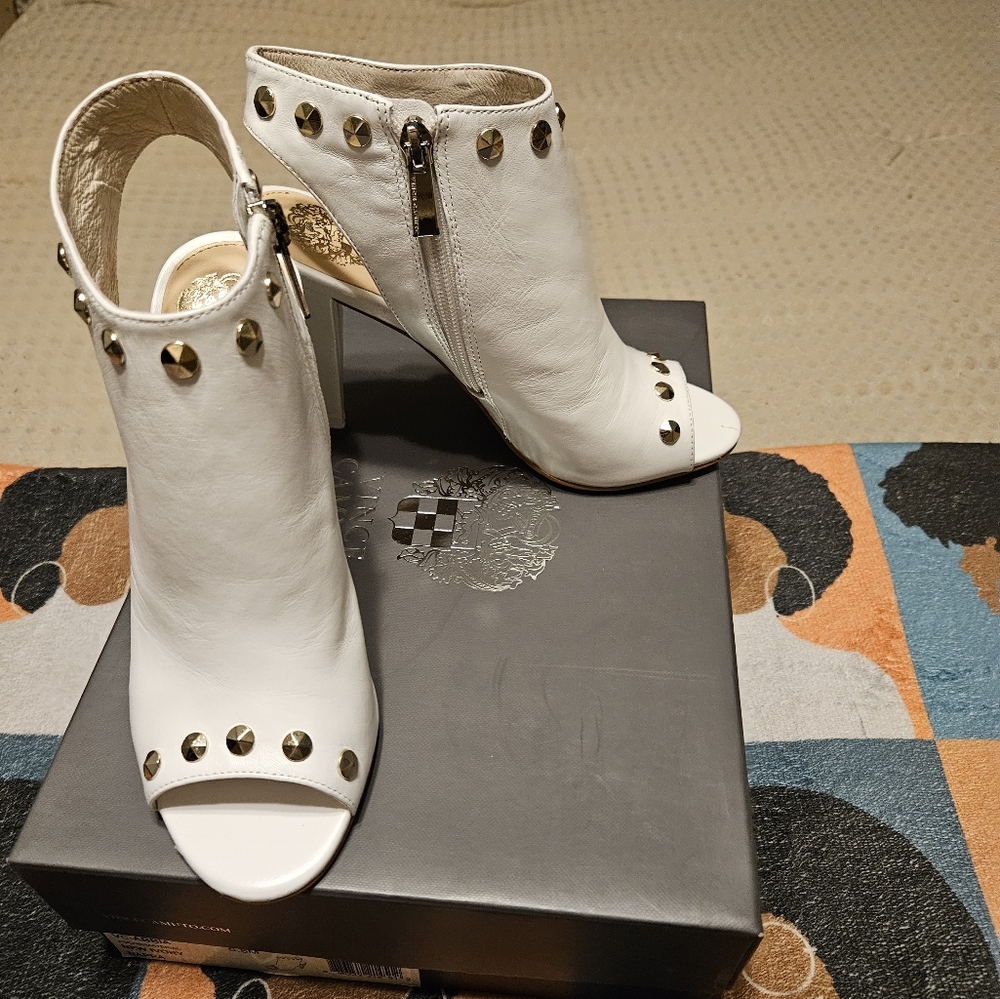 **NWOT**Vince Camuto